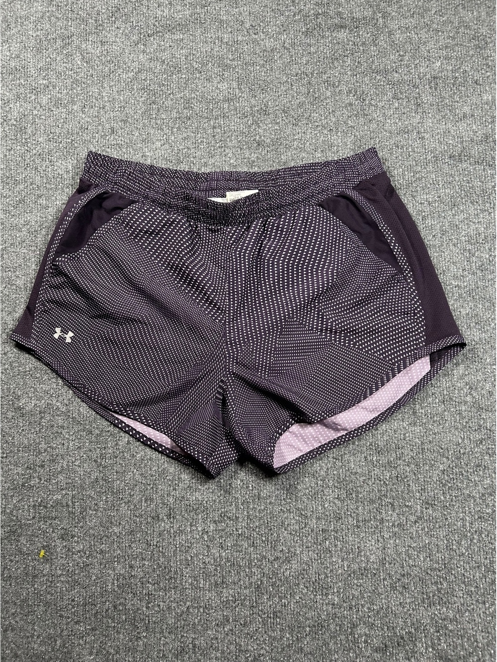 Under Armour Women's Purple HeatGear Athletic Shorts Medium